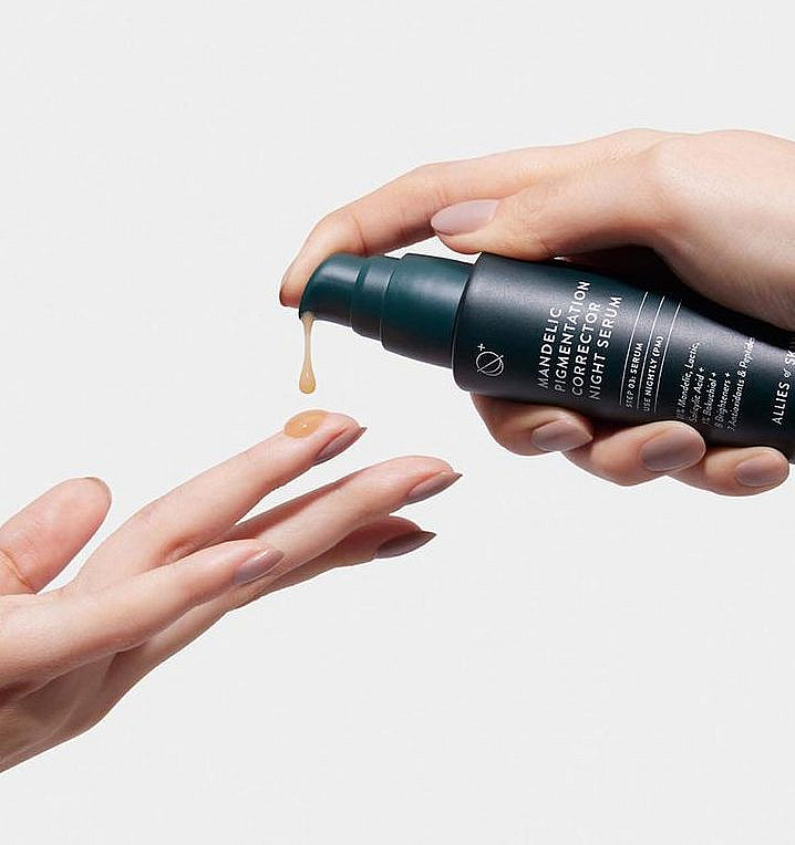 Ночная кислотная сыворотка ALLIES OF SKIN Mandelic Pigmentation Corrector Night Serum 