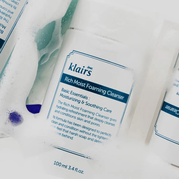 DEAR, KLAIRS Rich Moist Foaming Cleanser очищуюча пінка для шкіри обличчя 100 мл (Ціна: 670 грн.)