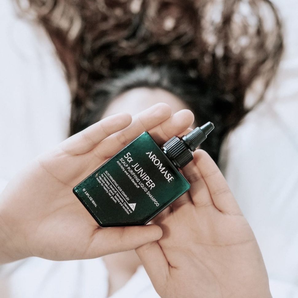 Жидкий пилинг-шампунь для кожи головы AROMASE 5α Juniper Scalp Purifying Liquid Shampoo 40 мл  (Цена: 230 грн.)
