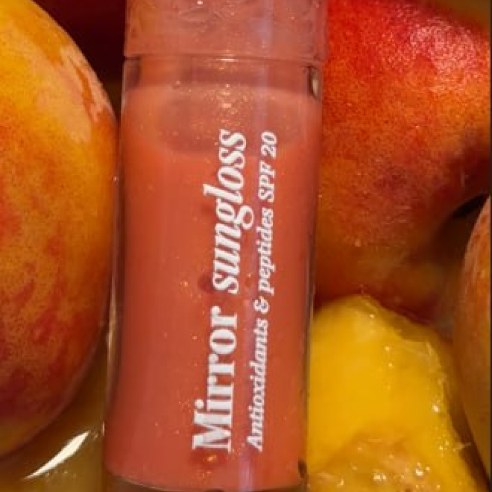 Солнцезащитный блеск для губ HUGS Mirror Sungloss Spurkling Bellini SPF 20+ PA++ 5,5 мл (Цена: 590 грн.)