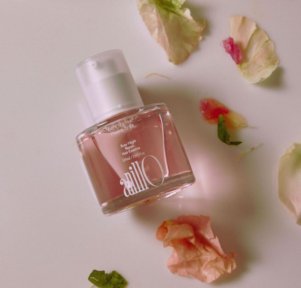 Восстанавливающая эссенция для волос ANILLO Rosy Repair Hair Essence 50 мл (Цена: 900 грн.)