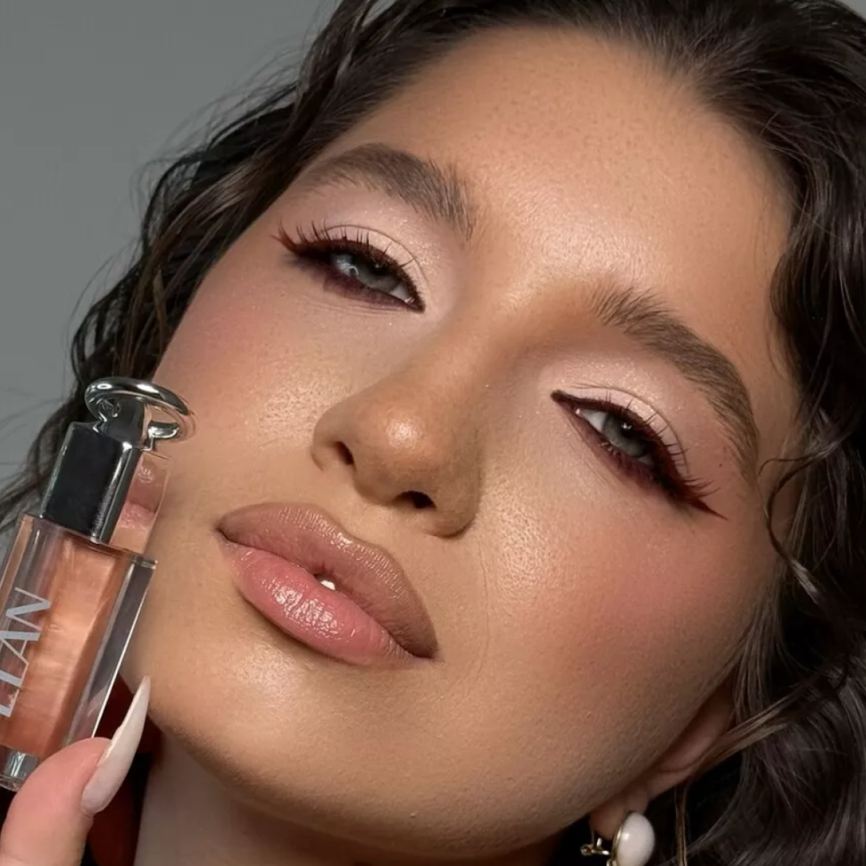 ELAN Guru Lips 01 Sweet Caramel блиск для губ Солодка карамель 4 мл (Ціна: 330 грн.)