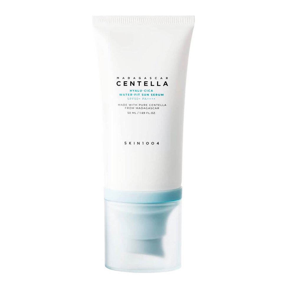 Солнцезащитная сыворотка SKIN1004 Madagascar Centella Hyalu-Cica Water-Fit Sun Serum SPF50+ PA++++ 50 мл (Цена: 660 грн.)