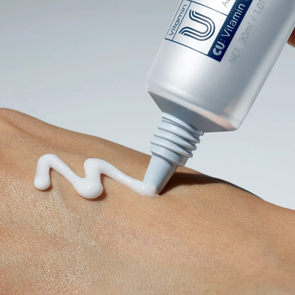 Крем-вуаль для рук с пептидами и волюфилином CUSKIN Vitamin U Hand Veil Cream 30 мл (Цена: 474 грн.)