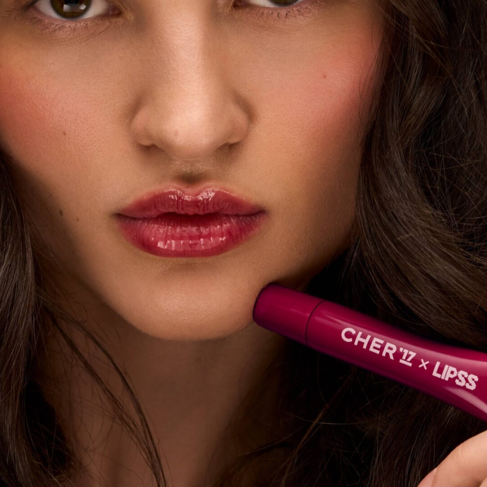 Блиск для губ LIPSS x CHER17 Lovely red 8 мл (Ціна: 440 грн.)