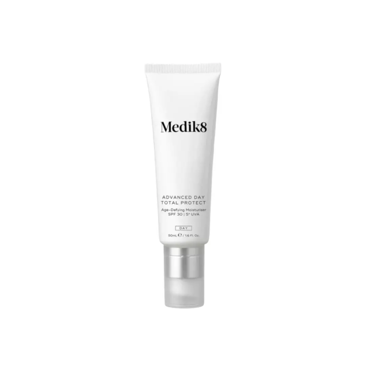 MEDIK8 денний зволожуючий крем із SPF 30 Advanced Day Total Protect 50 мл (Ціна: 3 141 грн.)