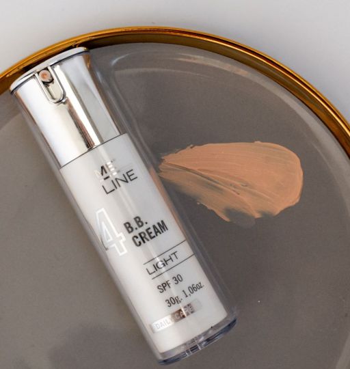 Увлажняющий солнцезащитный крем с тонирующим эффектом INNOAESTHETICS 04 ME Line BB Light SPF 30 30 г