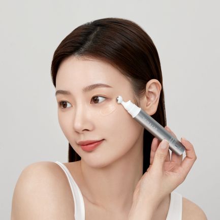 Сыворотка с бакучиолом для кожи вокруг глаз SKIN&LAB Bakuchiol Eye Serum 15 мл (Цена: 1 120 грн.)