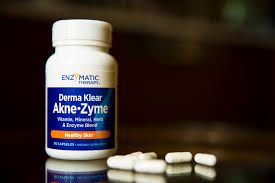 Добавка для кожи с акне ENZYMATIC THERAPY Derma Klear Akne-Zyme 90 капсул (Цена: 535 грн.)