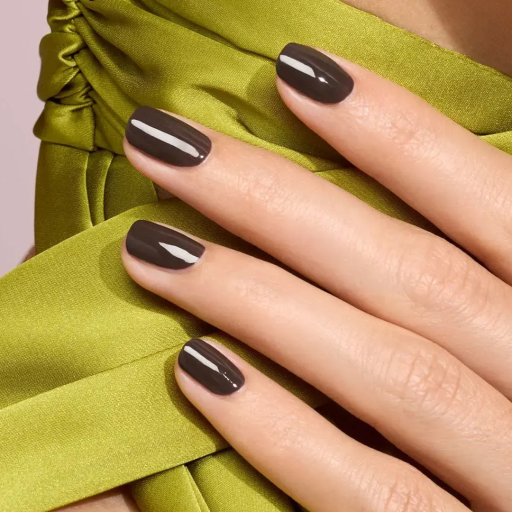 Лак для ногтей с пряным коричневым оттенком MANUCURIST Green™ Clove 15 мл