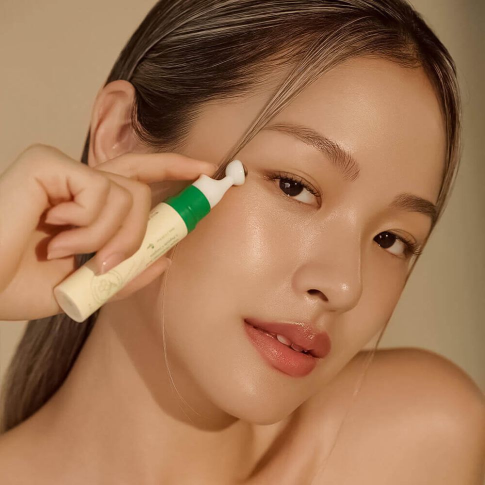 Пептидная сыворотка для век с массажным аппликатором AXIS-Y Vegan Collagen Eye Serum 10 мл (Цена: 695 грн.)