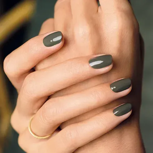 Лак для ногтей с оливково-зеленым оттенком MANUCURIST Green™ Khaki 15 мл