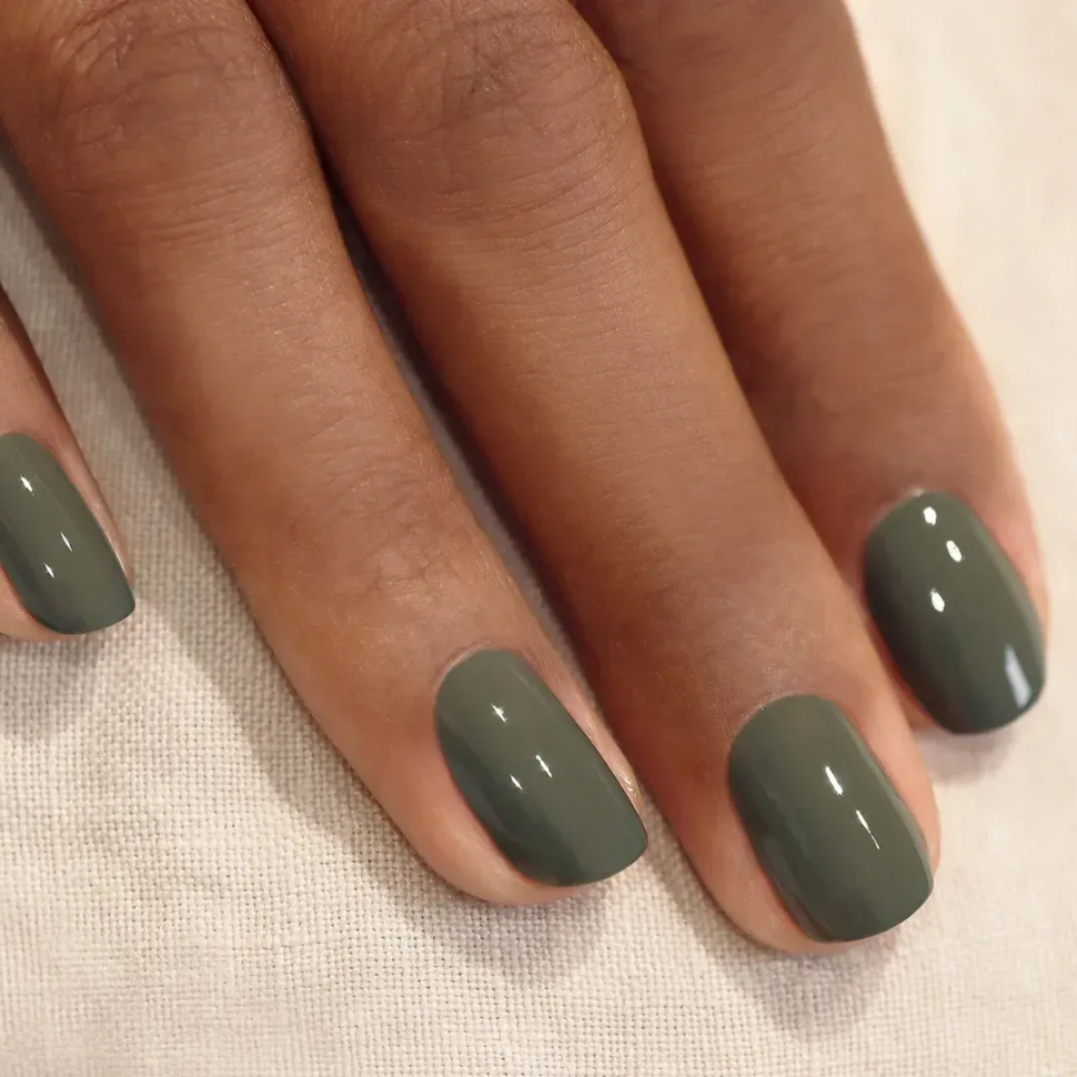 MANUCURIST лак для нігтів з оливково-зеленим відтінком Green™ Khaki 15 мл (Ціна: 790 грн.)