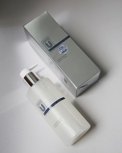 CUSKIN Vitamin U Oil To Foam Cleanser м'яка очищуюча олійка-пінка із вітаміном U 250 мл (Ціна: 1 422 грн.)