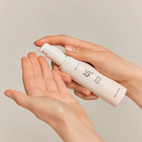 Солнцезащитная сыворотка с женьшенем BEAUTY OF JOSEON Ginseng Moist Sun Serum SPF50+ PA++++ 50 мл (Цена: 630 грн.)