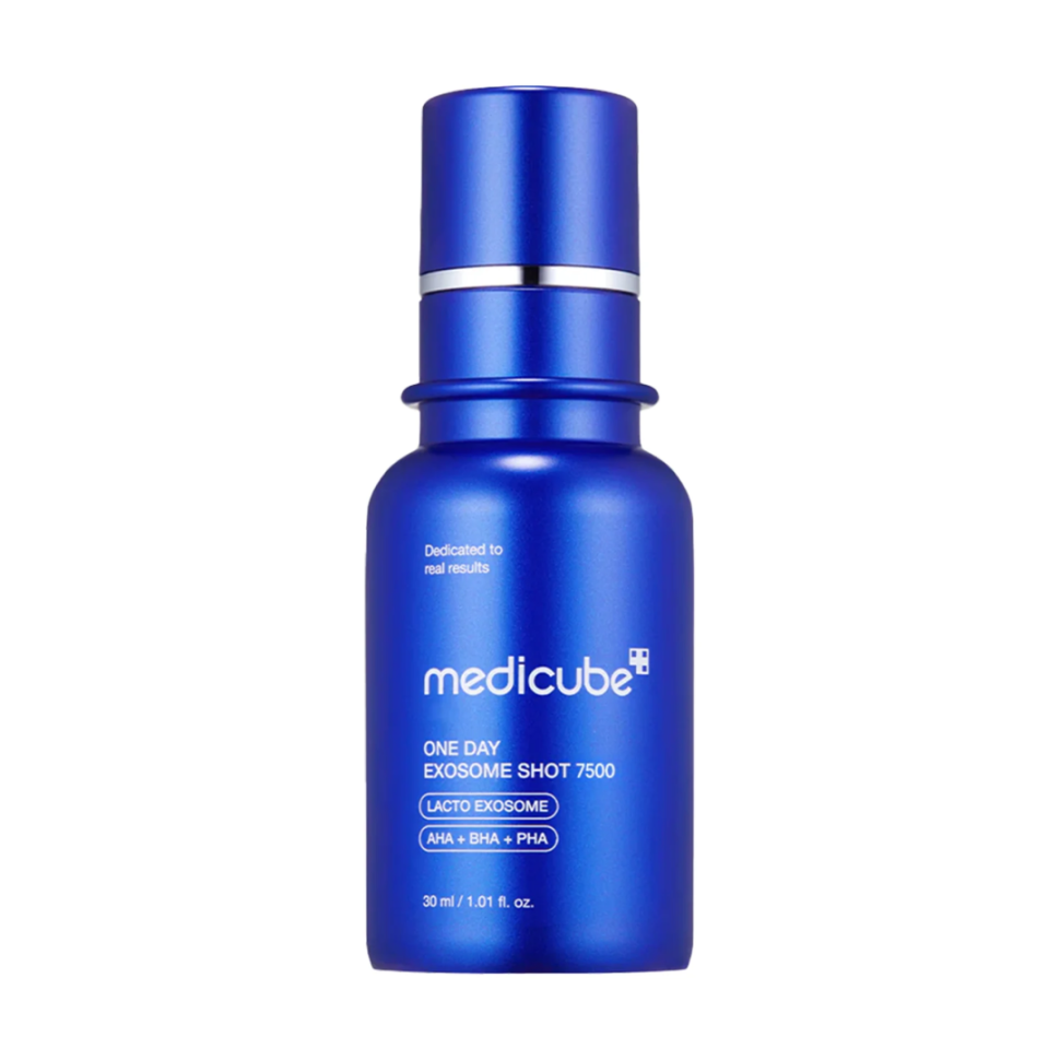 Интенсивная сыворотка с экзосомами и спикулами для сужения пор MEDICUBE One Day Exosome Shot Pore Ampoule 7500 30 мл (Цена: 1 250 грн.)