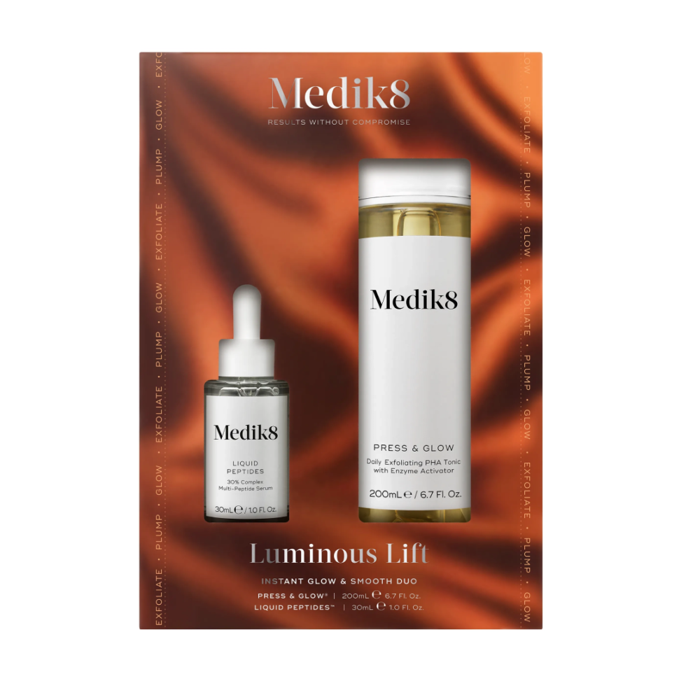 Набор для мгновенного сияния и разглаживания кожи MEDIK8 Luminous Lift уп (Цена: 3 885 грн.)