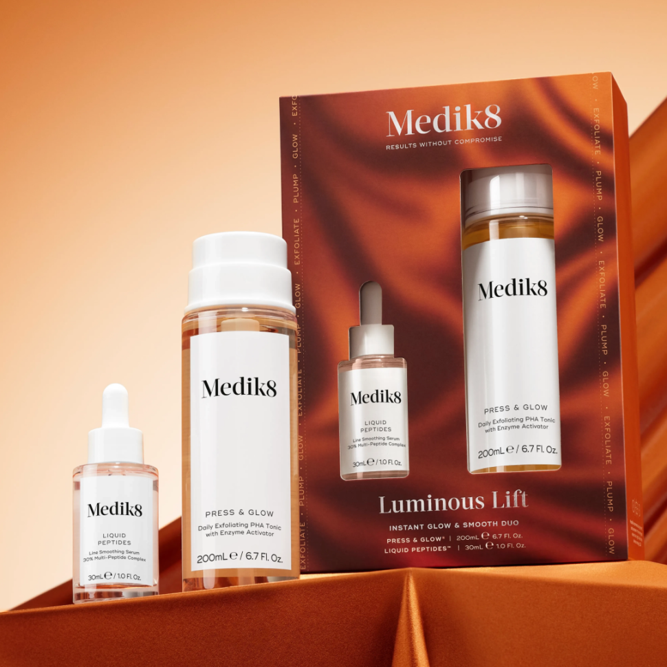 Набор для мгновенного сияния и разглаживания кожи MEDIK8 Luminous Lift уп (Цена: 3 885 грн.)